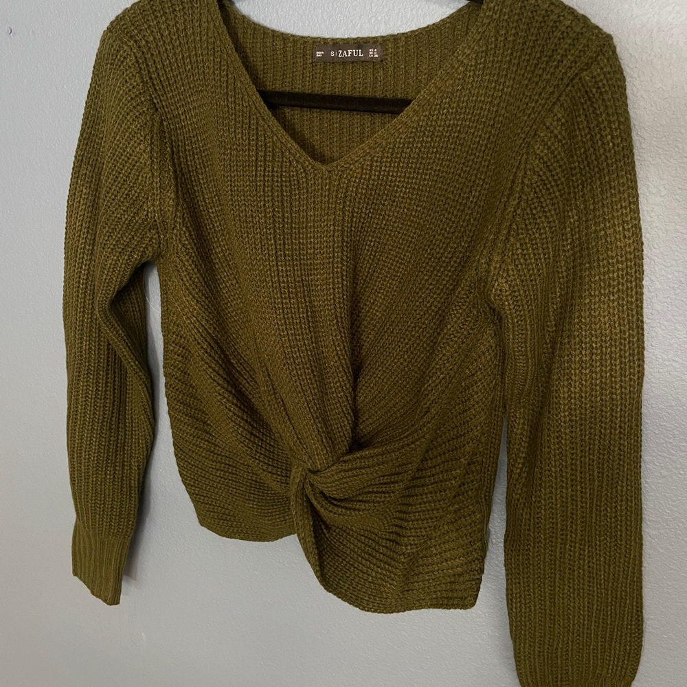 Small Cropped Long Sleeve Sweater